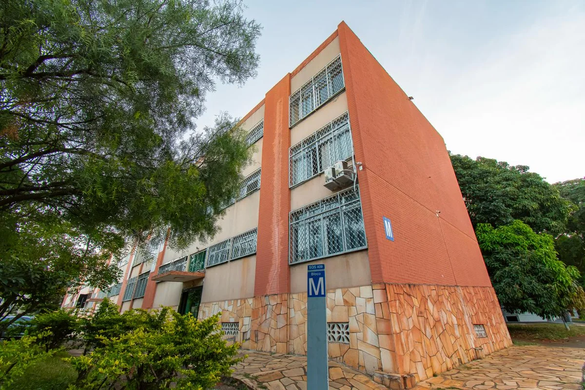 Oportunidade na Asa Sul : Raríssimo apartamento, totalmente reformado, pronto pa...