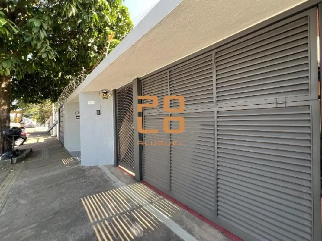 Casa com 3 quartos para alugar no Setor Sudoeste, em Goiânia - GO, com 130 m². O...