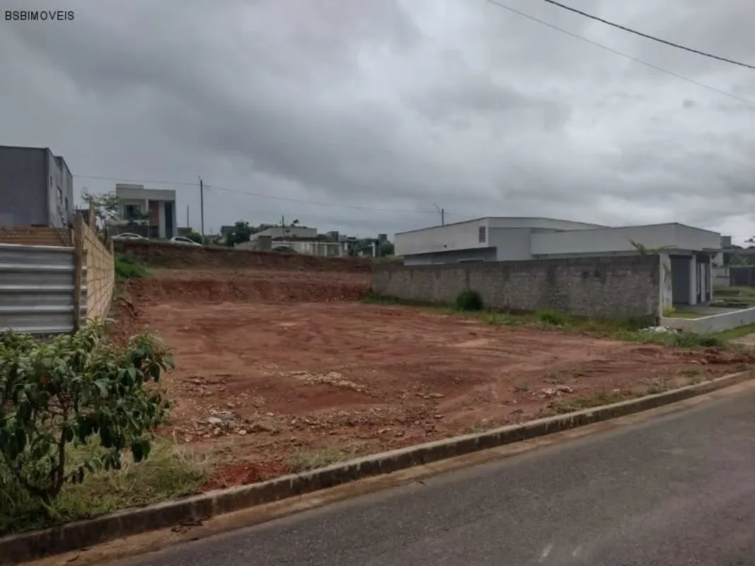 BSB IMÓVEIS APRESENTAExcelente oportunidade para construir e morar com qualidade...
