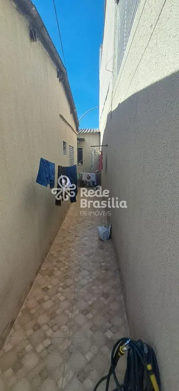 Invista com segurança ou more com conforto: duas casas independentes em um único...