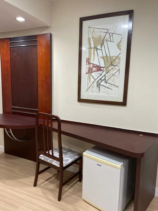 - EXCELENTE FLAT MOBILIADO- BANHEIRO- COZINHA- VARANDA- AR CONDICIONADO- TELEVIS...