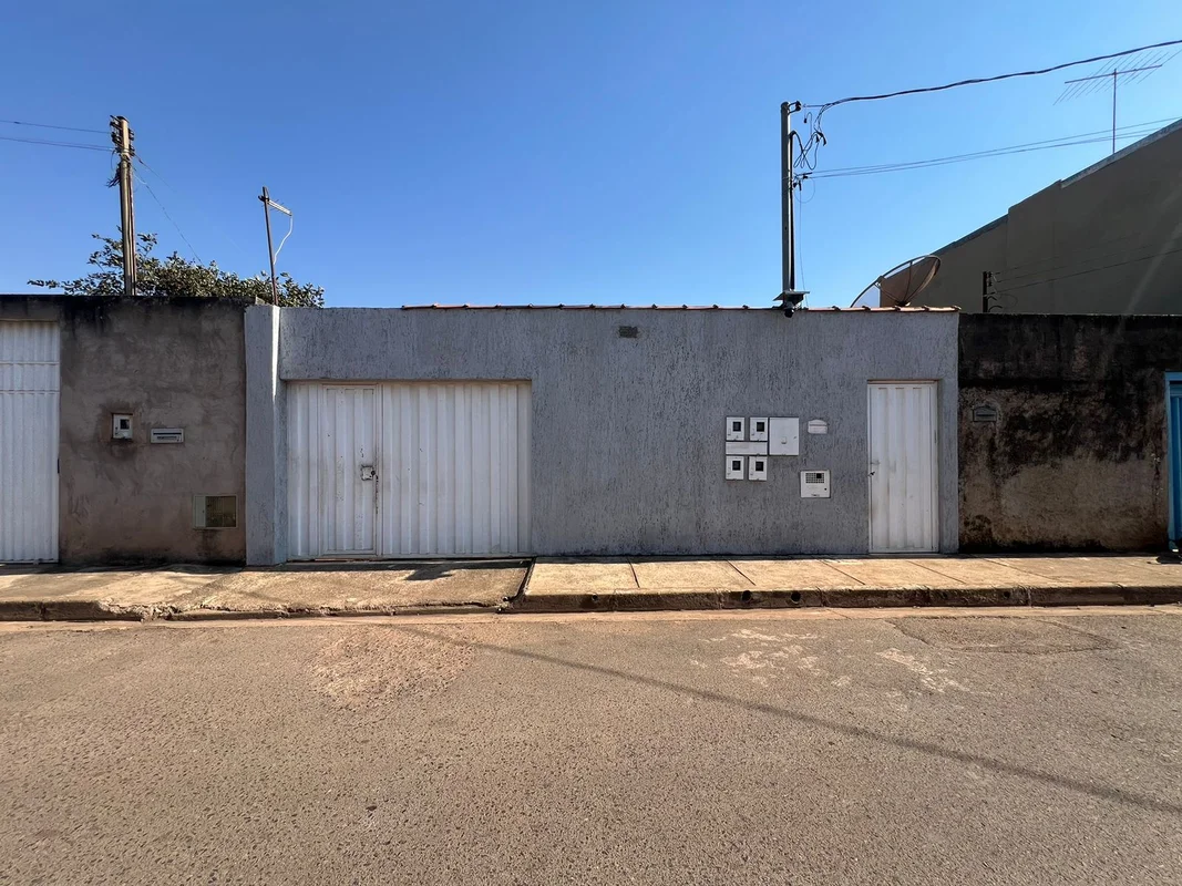 LOTE COM 3 CASAS À VENDA NO CONDOMÍNIO PRIVÊ – CEILÂNDIAExcelente oportunidade p...