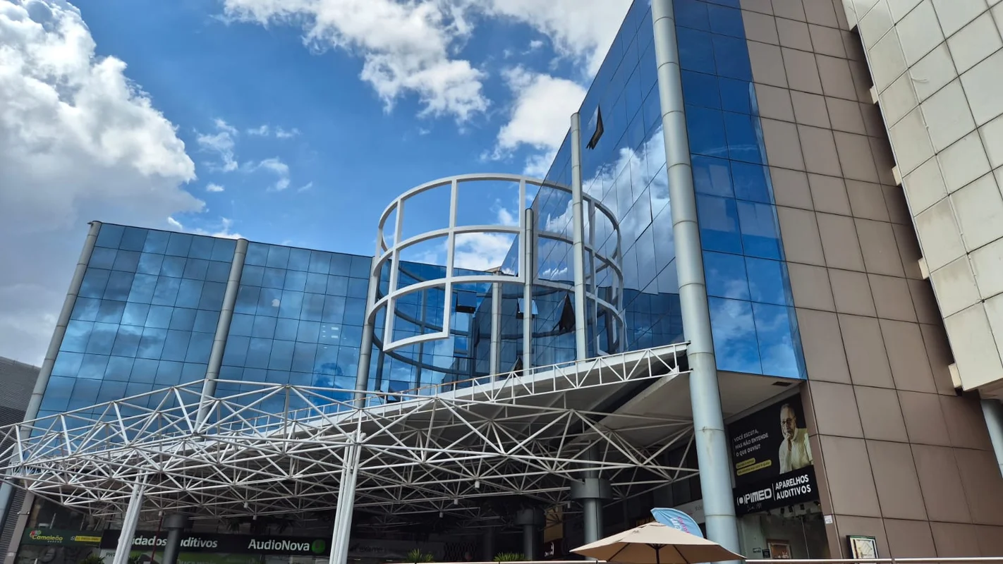 O Centro Clínico Via Brasil está localizado no coração de Brasília, e oferece um...