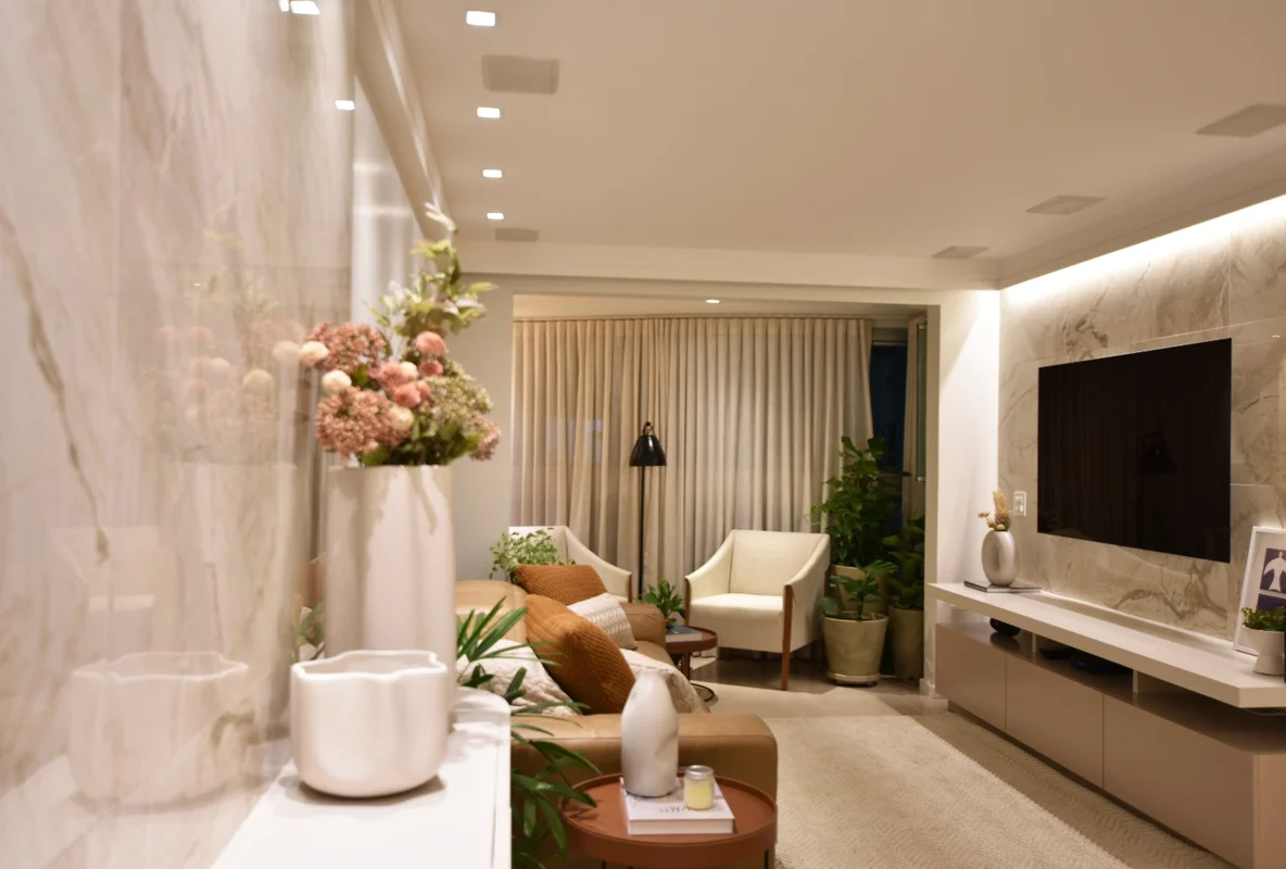 Alessandra Diniz, Consultora Imobiliária, aluga::: Apartamento reformado no Cond...