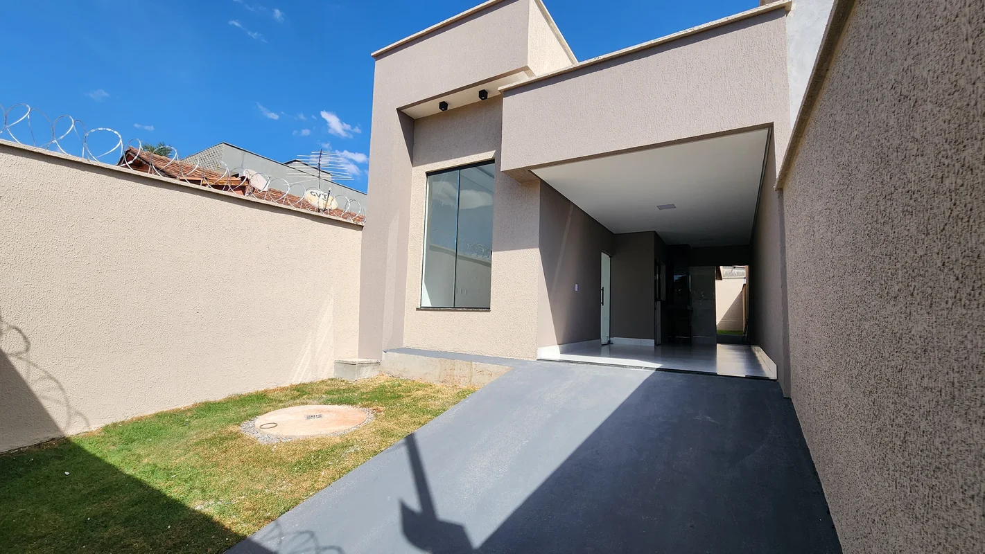 Casa com 3 quartos sendo uma suíte Bairro Sítios Santa LuziaImóvel novo, conta c...