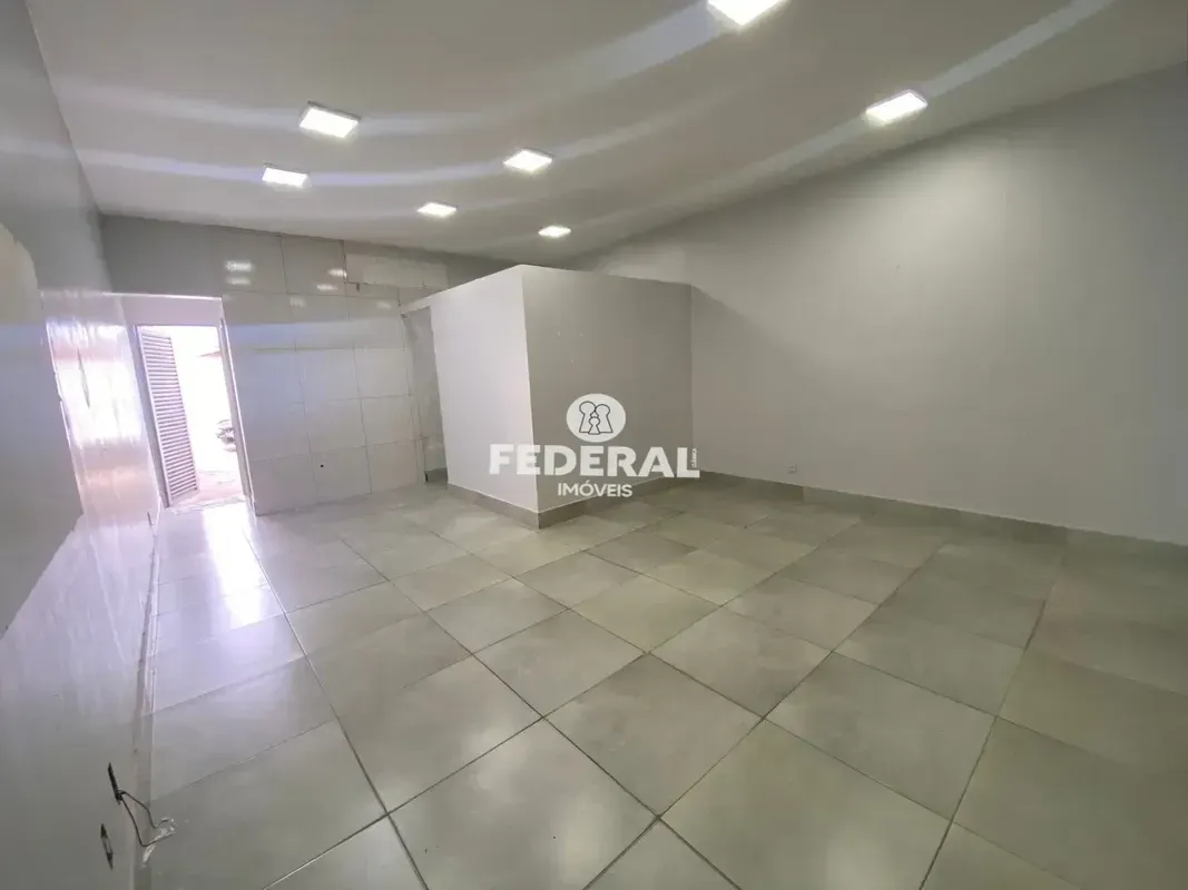 Esta localizada no Jardim Goiás, região nobre de Goiânia, esta loja comercial di...