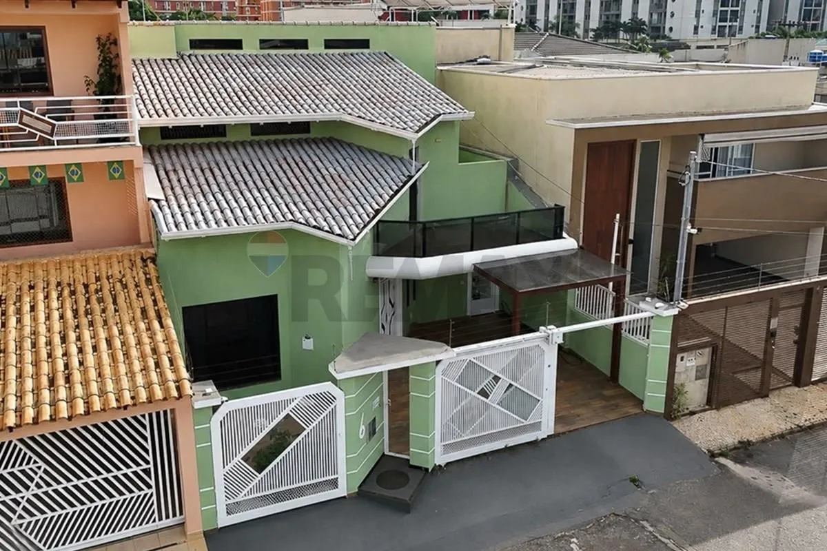 SOBRADO EXCLUSIVO NA QE 17 GUARÁ II - Estudo permuta por apartamento no Guará(We...