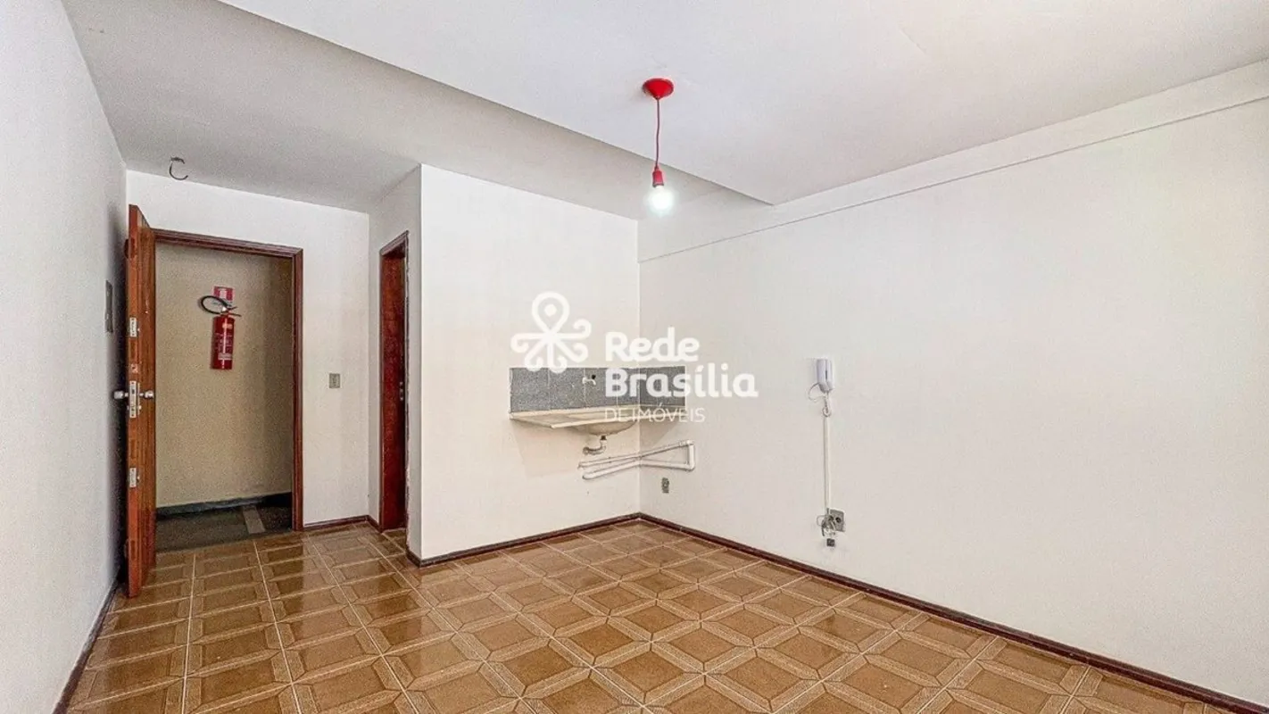 CLN 407, Asa Norte, Brasília/DFExcelente kit com banheiro em uma das localizaçõe...