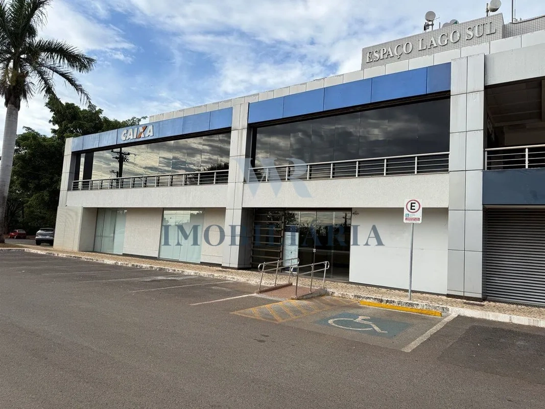 WR IMOBILIARIA ALUGA LOJA NO LAGO SUL.Ideal para escritórios corporativos e banc...