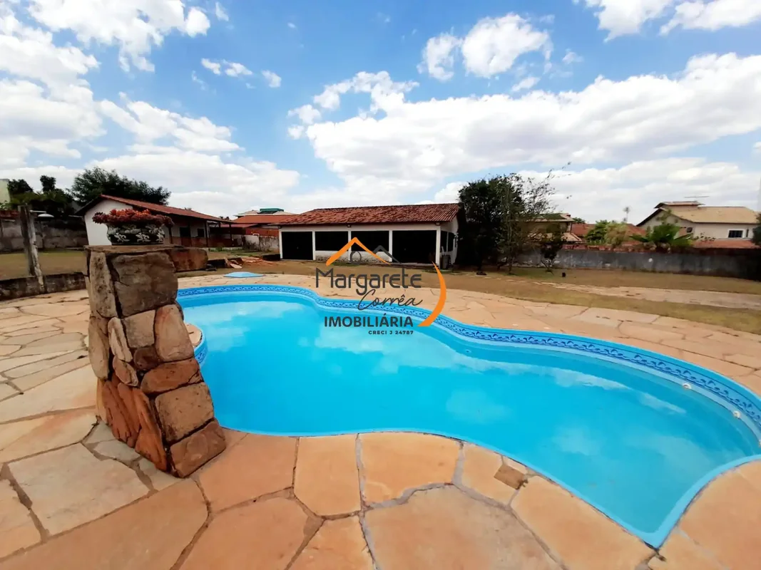 Imobiliária Margarete Corrêa vende casa no Condomínio Vivendas Colorado I.*Não A...