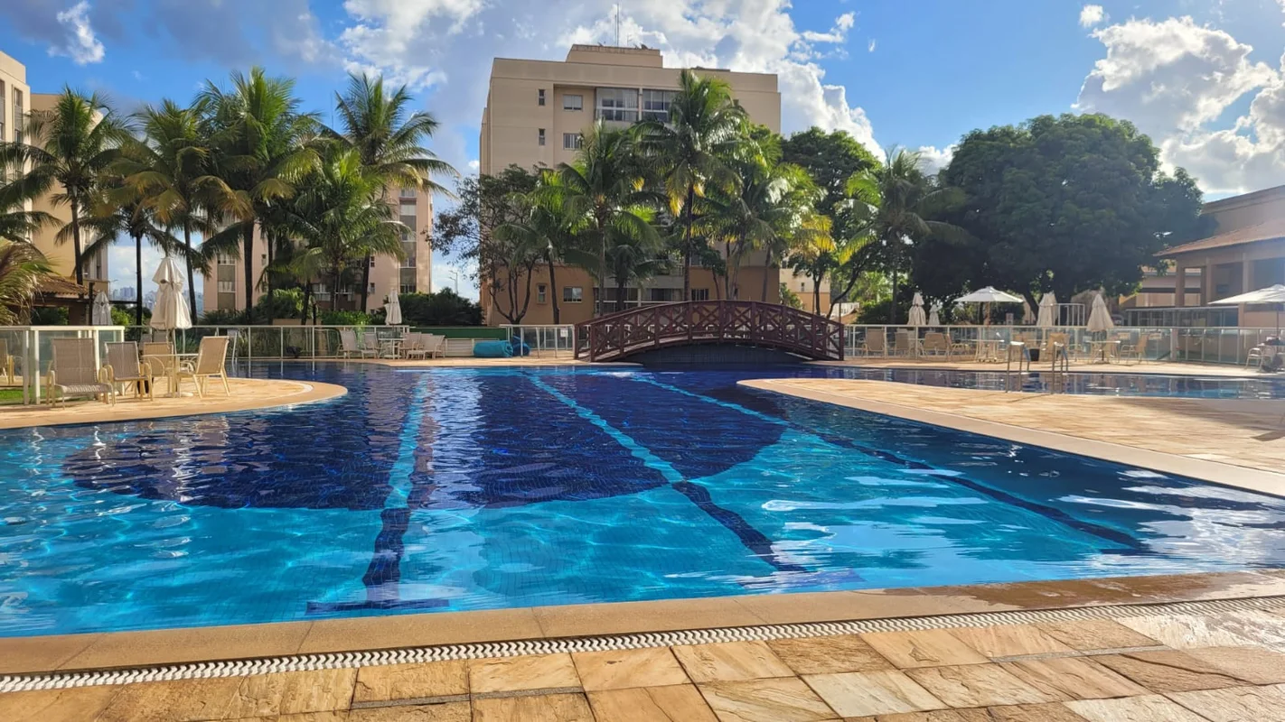 A Super Quadra Brasília é um empreendimento com edifícios de 6 pavimentos e pilo...