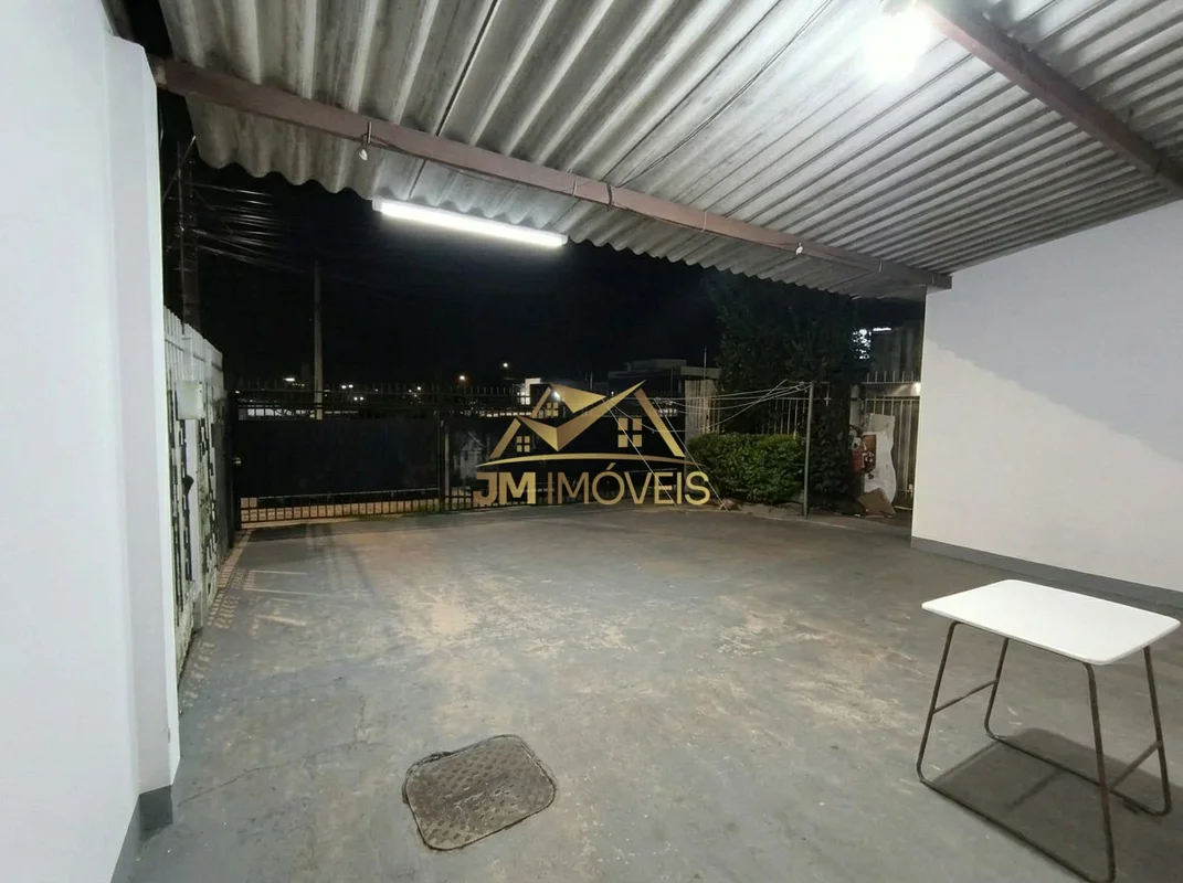 Descubra uma oportunidade única na Quadra 21 , Paranoá, DF: uma casa comercial c...