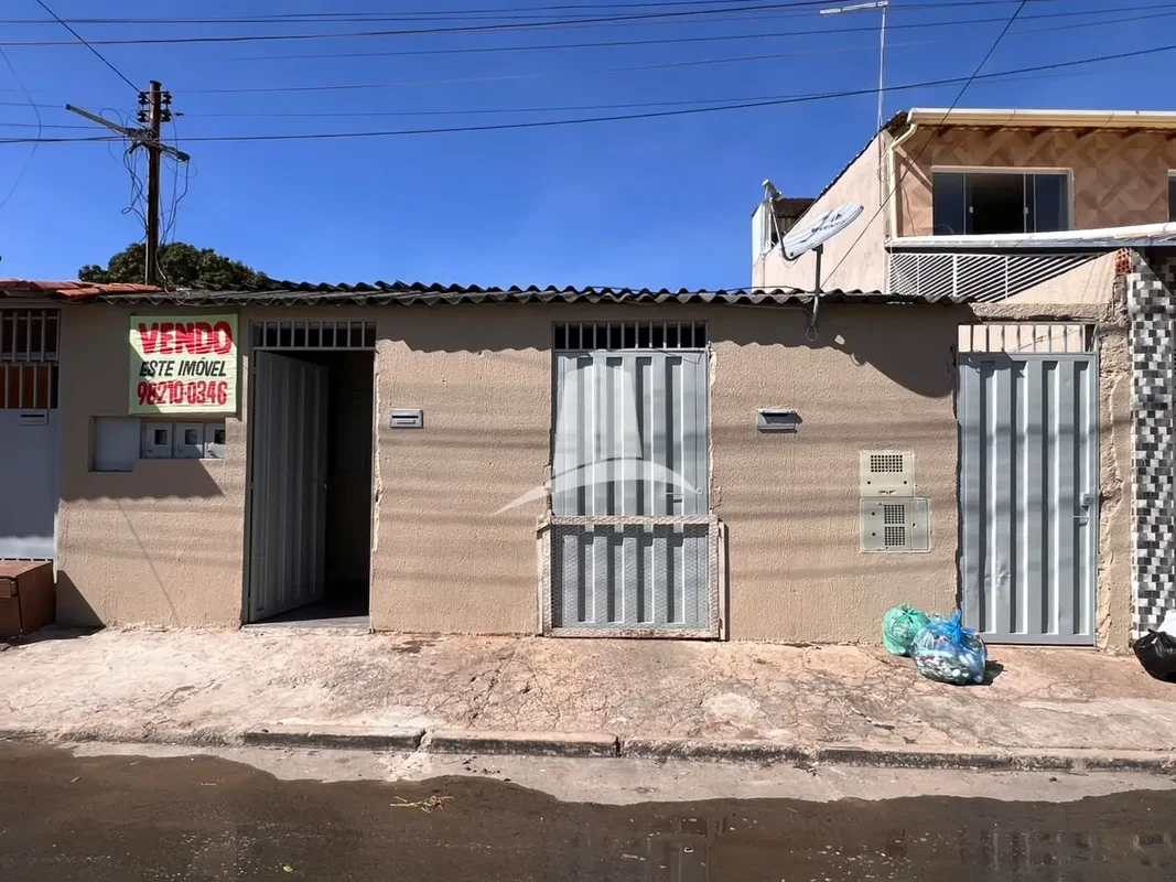 VENDA - QR 02 CONJUNTO G - LOTE COM 03 KITNETS - CANDAGOLANDIA - LOTE 120m²ÓTIMA...