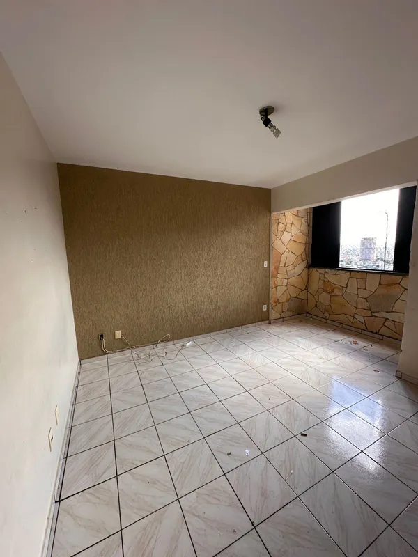 2 quartos, um banheiro, sala e cozinha e varanda11° andar com vista definitivaVa...