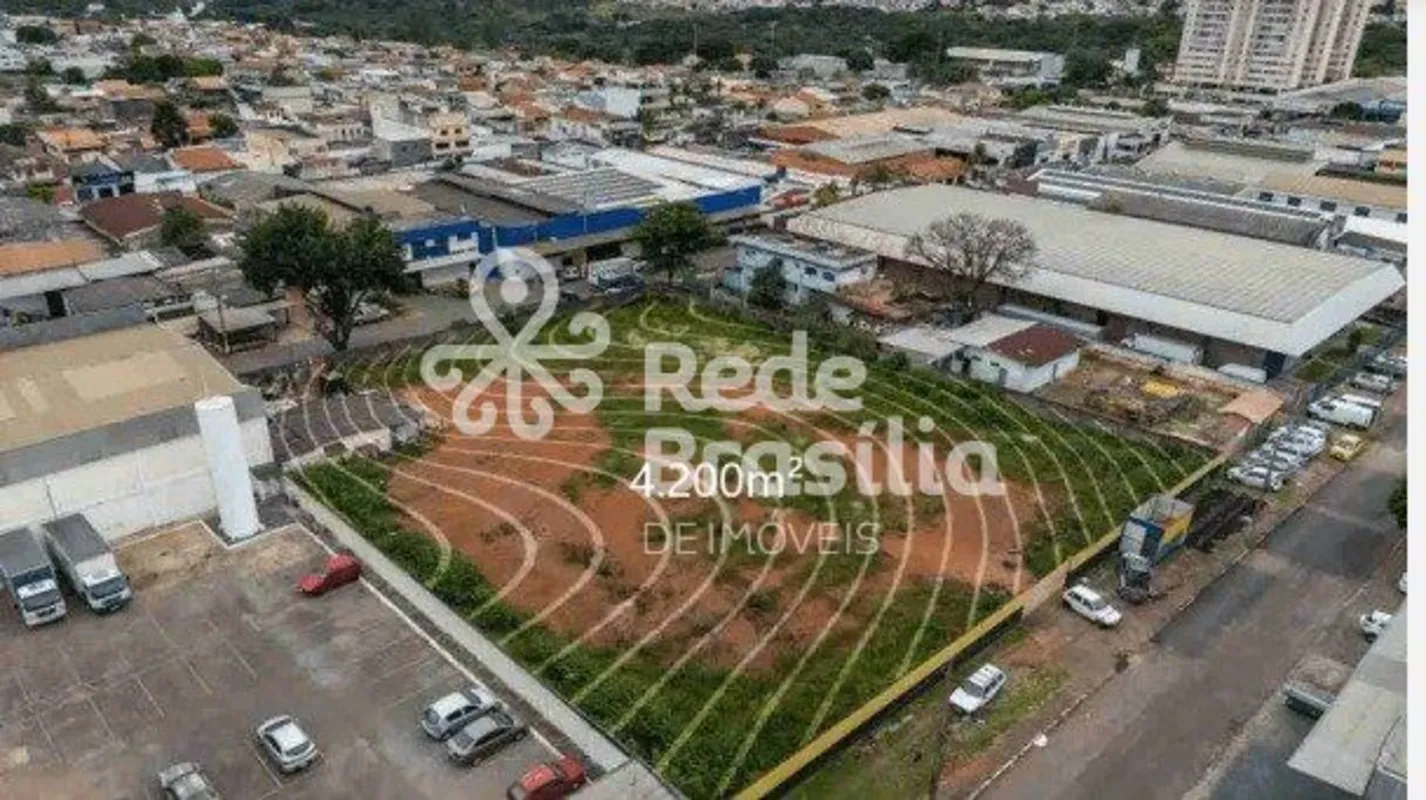 Excelente oportunidade para locação ou venda de um terreno aberto e amplo com 4....