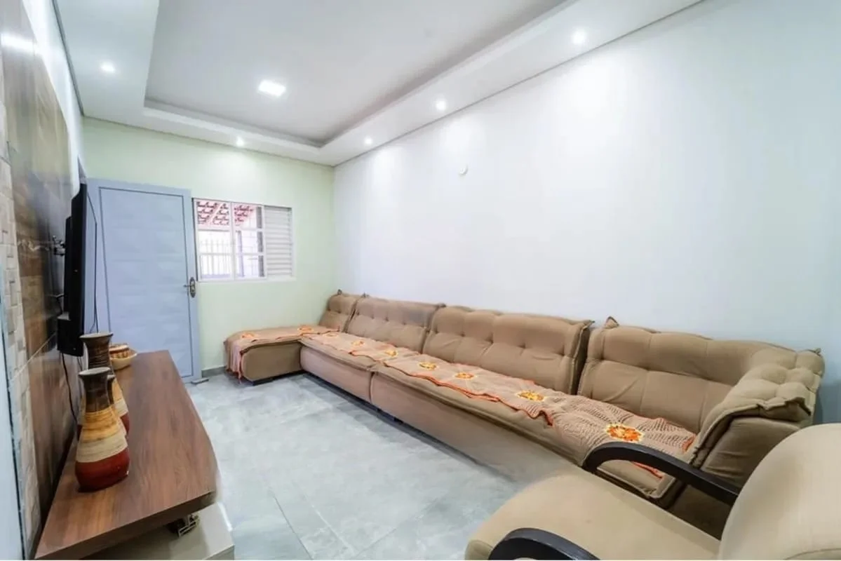 Quadra 20 - Setor leste Casa com sala, 3 quartos, suíte, copa, cozinha, área de ...