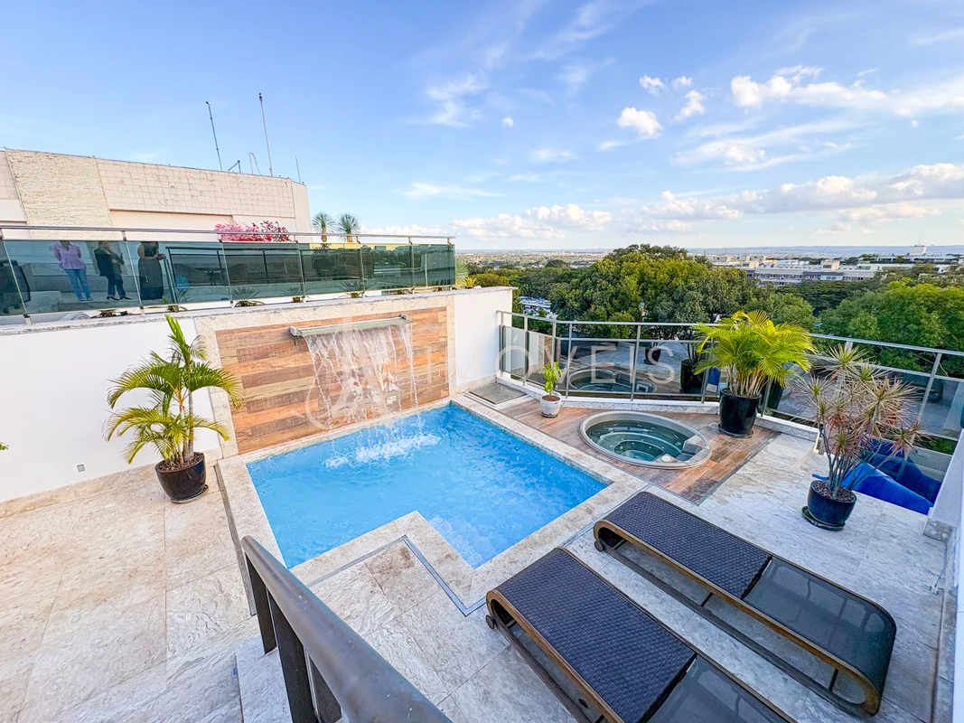 MANSÃO SUSPENSA NO CORAÇÃO DE BRASÍLIA.Essa raridade de apartamento além de ocup...