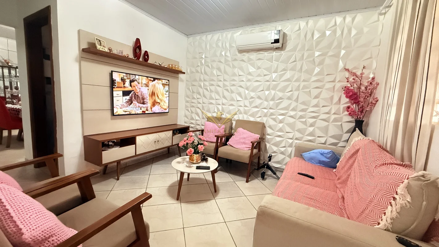 ?? Casa Escriturada em Samambaia SulExcelente localização, com fácil acesso à BR...