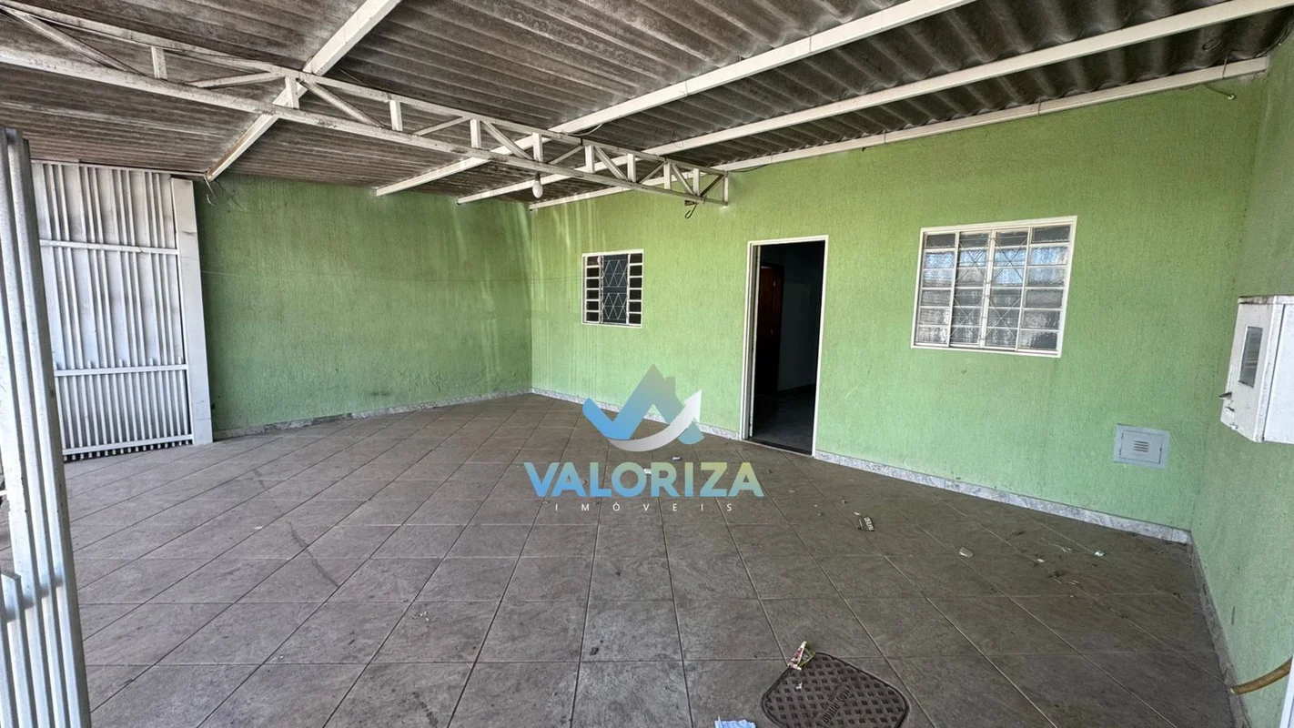 Casa à Venda – Recanto das Emas, Quadra 804Excelente localização, próximo ao Mer...