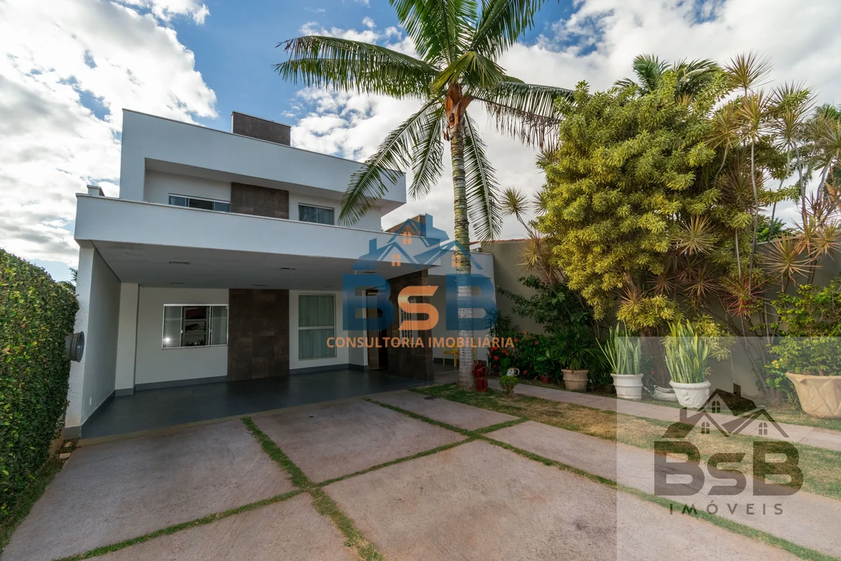 Casa Moderna no Jockey Club, lote de 400m2.Imóvel idealizado pelos proprietários...