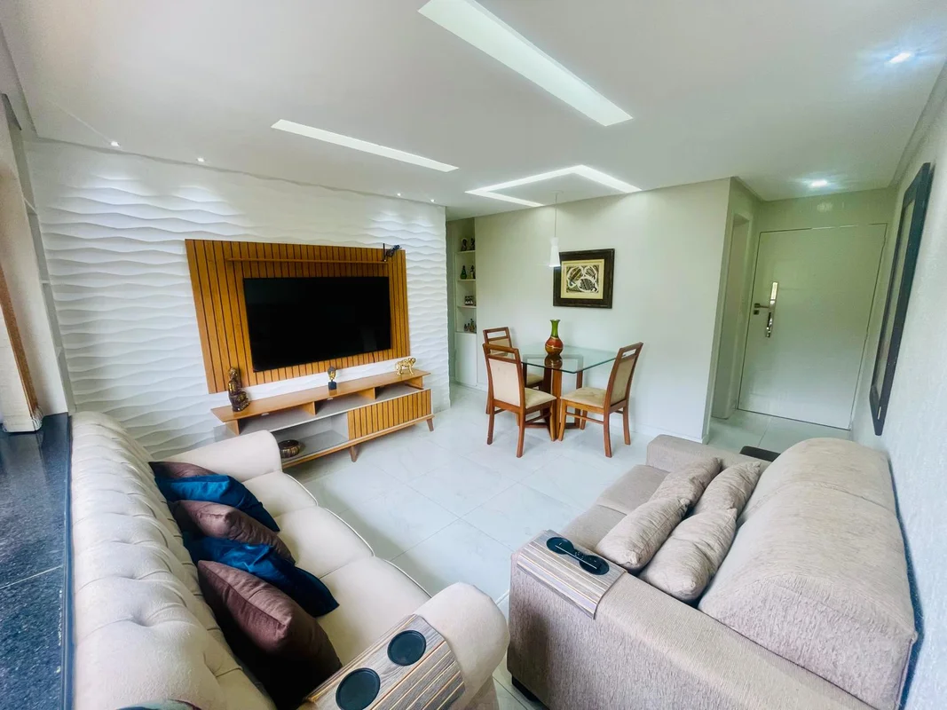 OPORTUNIDADE !03 quartos sendo 1 suíte com ar condicionado.Sala amplaCozinha tod...