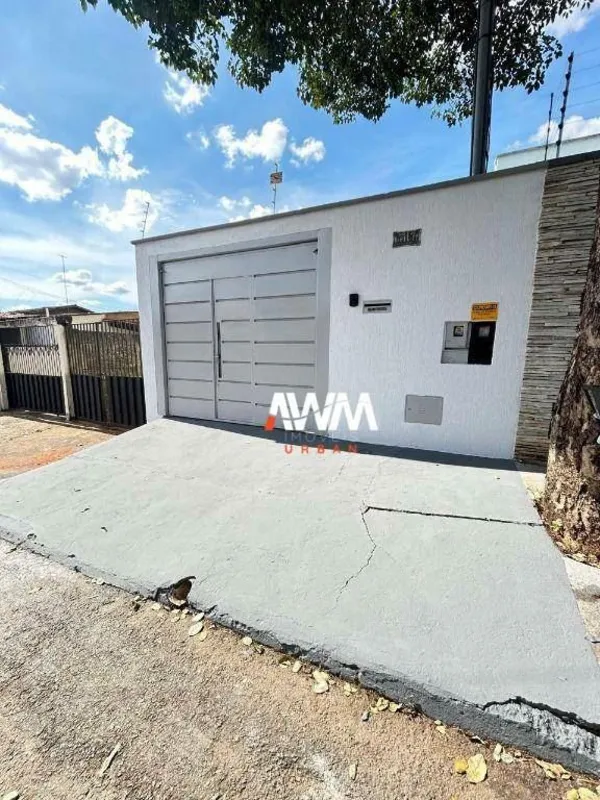 167 metros quadrados3 quartos1 suíteSala, cozinhaJardim de invernoGaragem para 2...