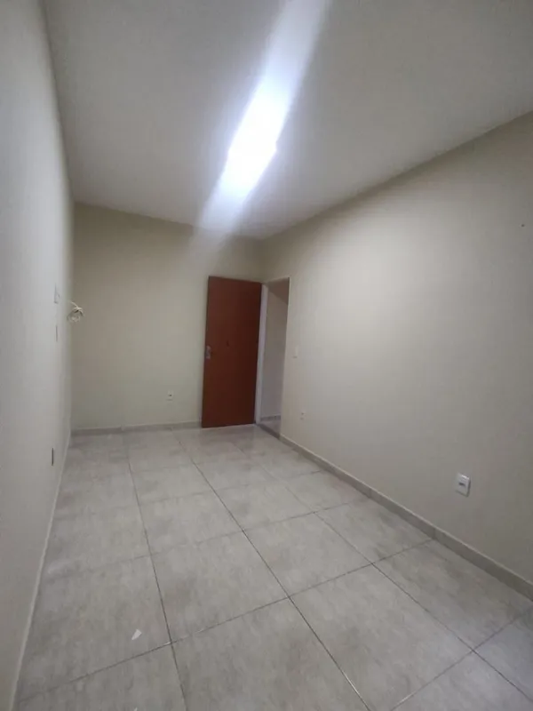 APARTAMENTO DE 02 QRTOS, SALA, COZINHA E BANHEIRO (NAO TEM GARAGEM)VALOR BRUTO: ...