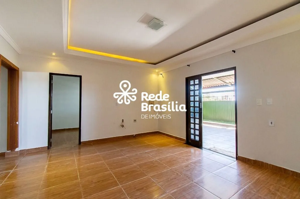 TH25098 - Qr 427 Samambaia, Casa 03 quartos, 120m². Agende sua visita! Imóvel co...