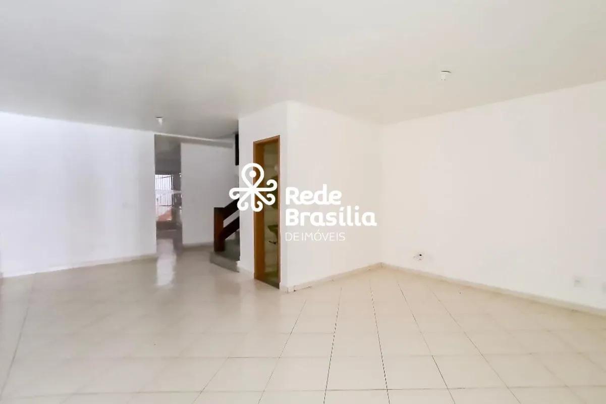 TH10832 - Av Central Núcleo Bandeirante, Casa 05 quartos, 120m². Agende sua visi...