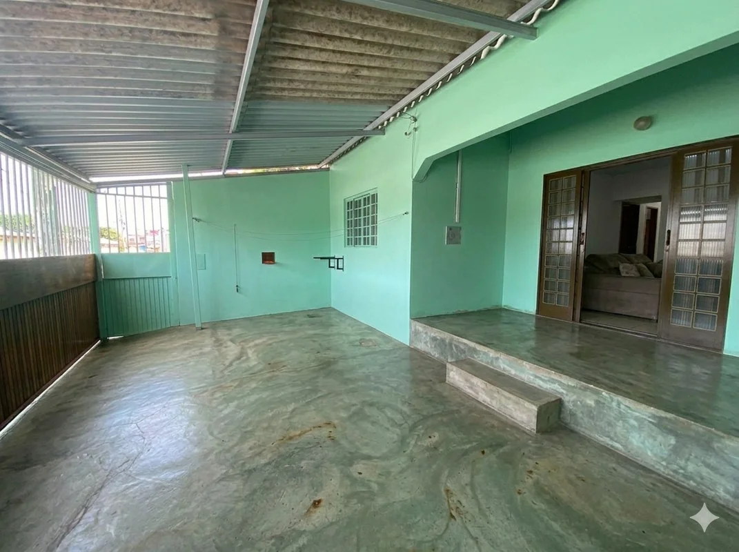 QR 501 SAMAMBAIA CASA 3QTS SENDO UMA SUITE, SALA, COZINHA, BANHEIRO SOCIAL, AREA...