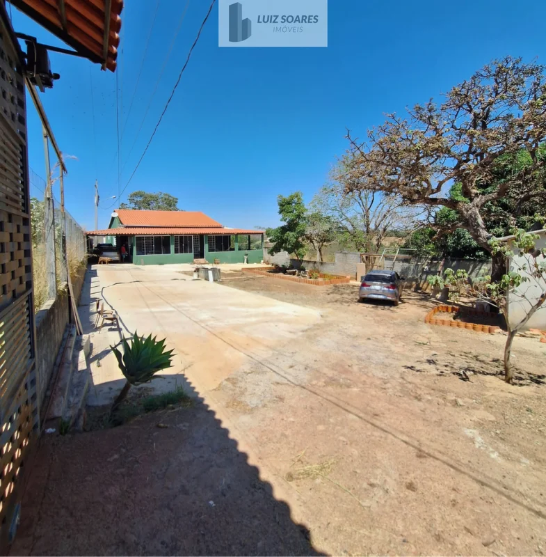 CHÁCARA DE 20.000M²RODOVIA DF 290CASA COM QUATRO QUARTOS SENDO UM SUÍTE COM HIDR...