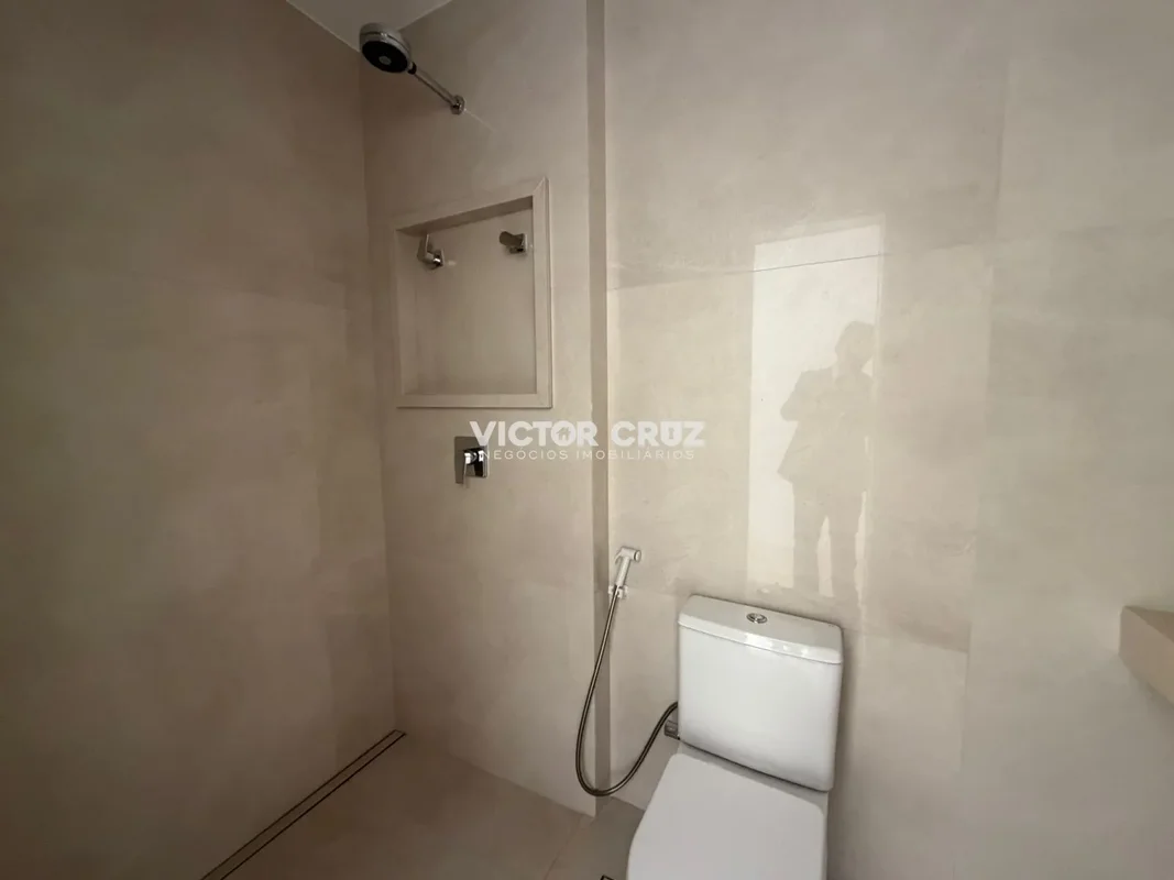 Victor Cruz Negócios Imobiliários LTDA vende:SQNW 107 Bloco G, V&C 36 NoroesteAp...