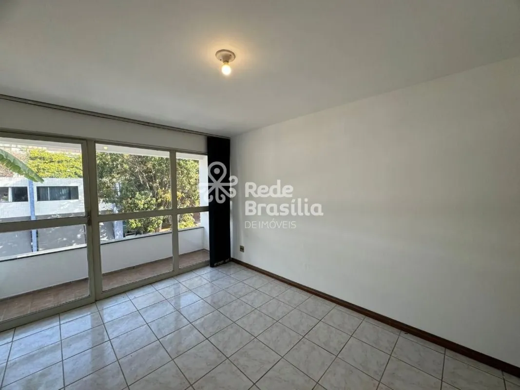 SCLN 216 BLOCO D SALA 202 - COND. SHOPPING NORTEKitnet em vão livre, com varanda...