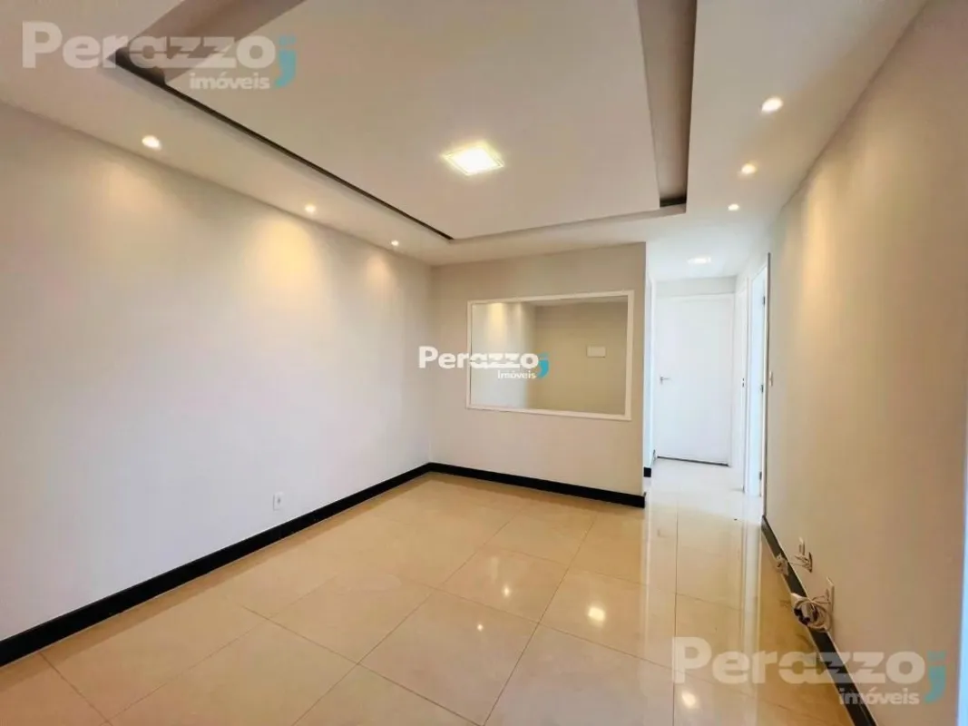 Apartamento Reformado com Projeto de Iluminação e Armários Planejados na QC 02 d...