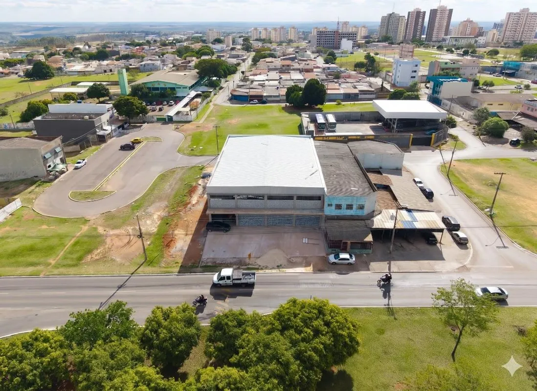 Estrutura Imponente para Grandes Operações Comerciais e LogísticasApresentamos u...