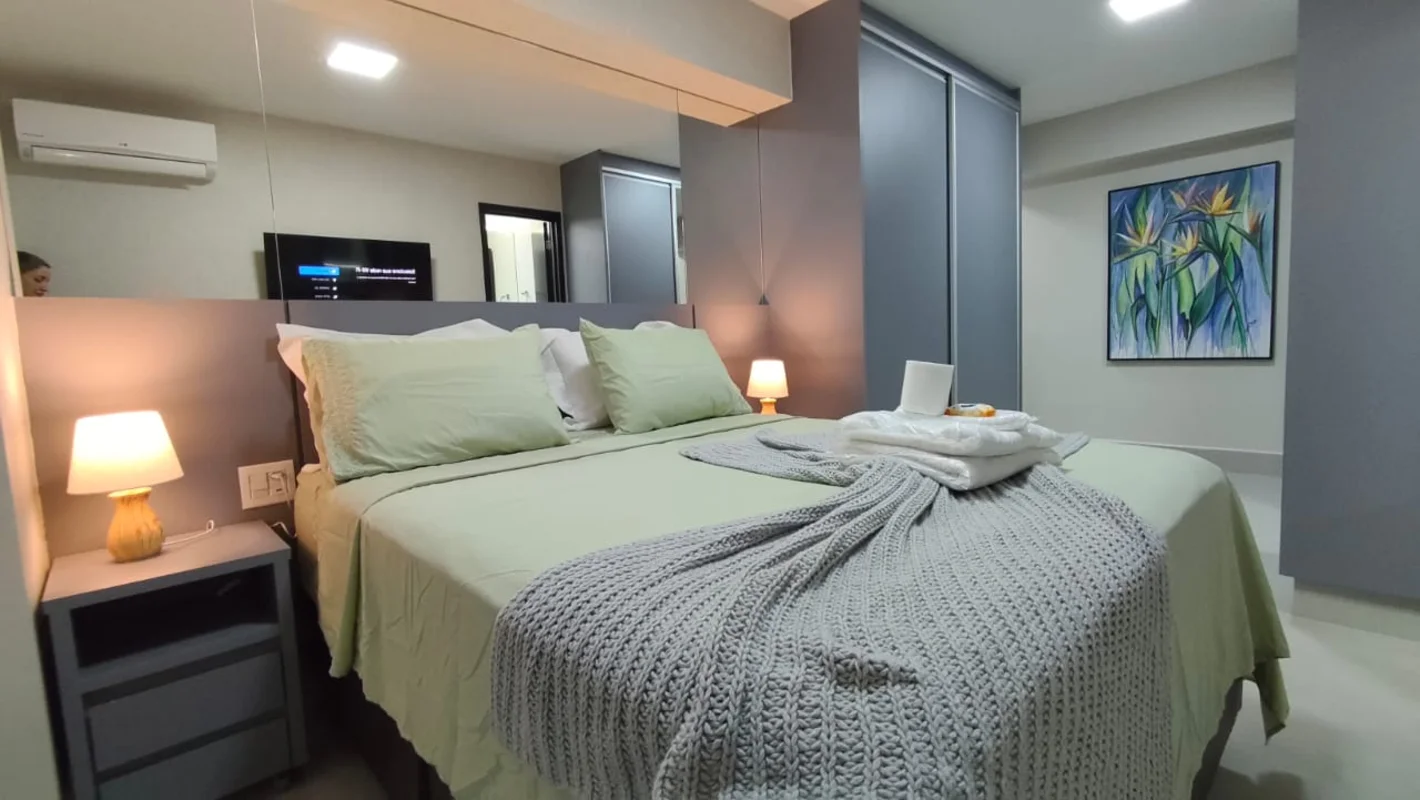 Excelente apartamento mobiliado e climatizado para alugar no SETOR BUENO, GOIANI...