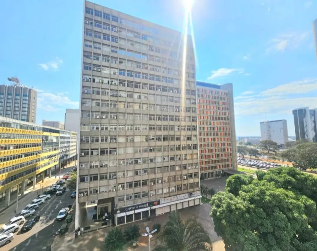 SCS QUADRA 01 - EDIFÍCIO BARACAT - SALA COMERCIAL À VENDA COM 62,55 m² úteis. VE...