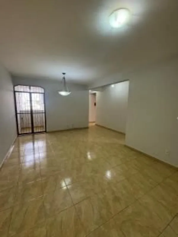  3 quartos, sendo 1 suíte com armários, sala com sacada, banheiro social, cozinh...