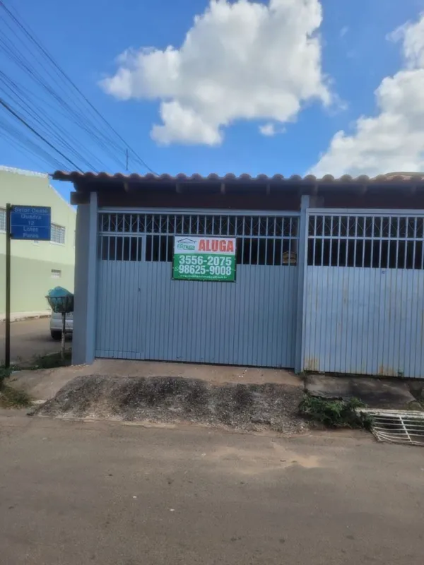 CASA DE 01 QUARTO, SALA, COZINHA E BANHEIRO, COM GARAGEM COBERTA/ TETO FORRO PVC...