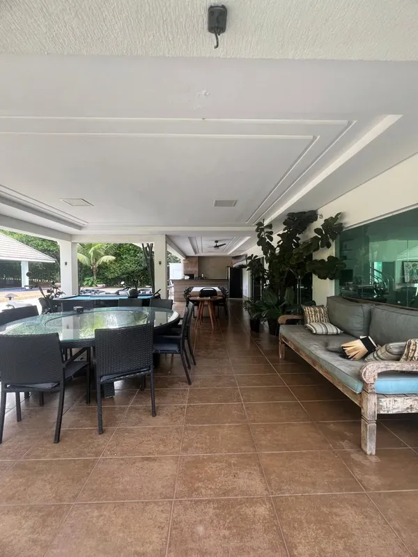 SOBRADO EM ÁREA DE 1650m2, edificação 500m2, sendo 4 suítes (01 master), home of...