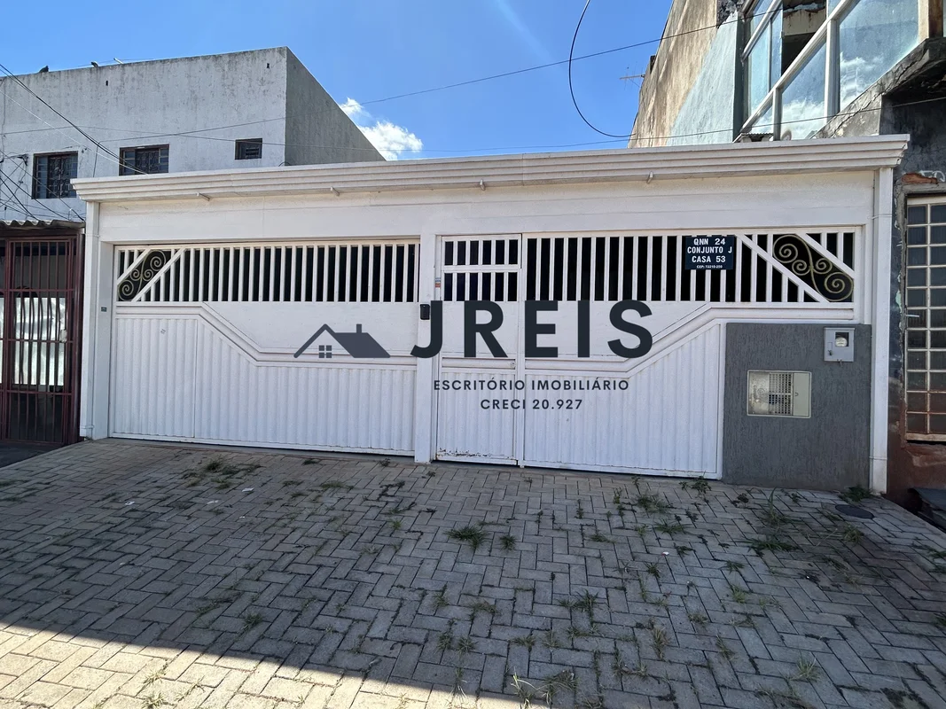 JREIS ESCRITÓRIO IMOBILIÁRIO* 3 quartos sendo uma suíte completa com ar-condicio...