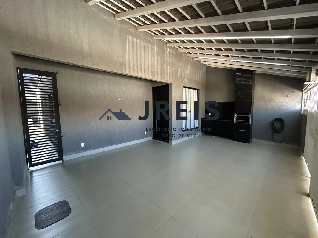 JREIS ESCRITÓRIO IMOBILIÁRIO* 3 quartos sendo uma suíte completa com ar-condicio...