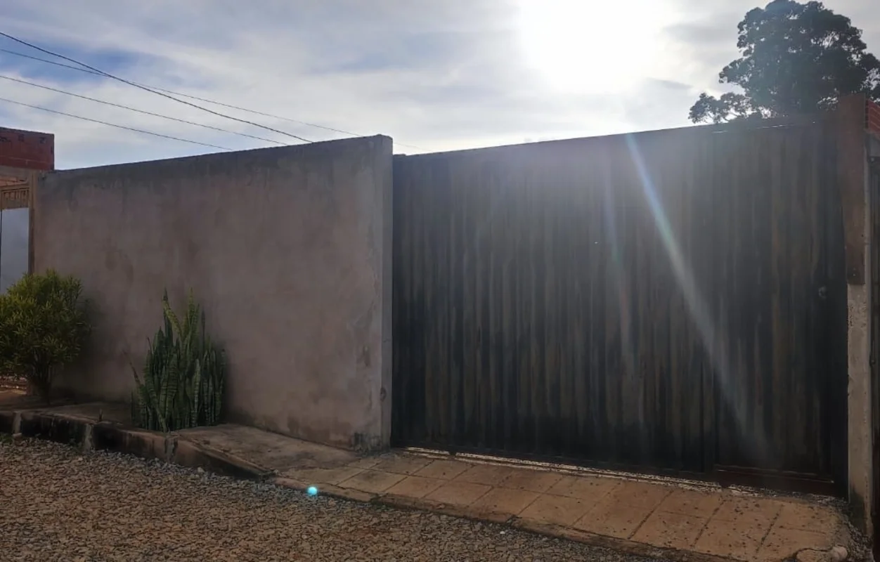 Quer sair do aluguel? Essa é a sua oportunidade!Casa à venda na Rua 04 — 26 de S...