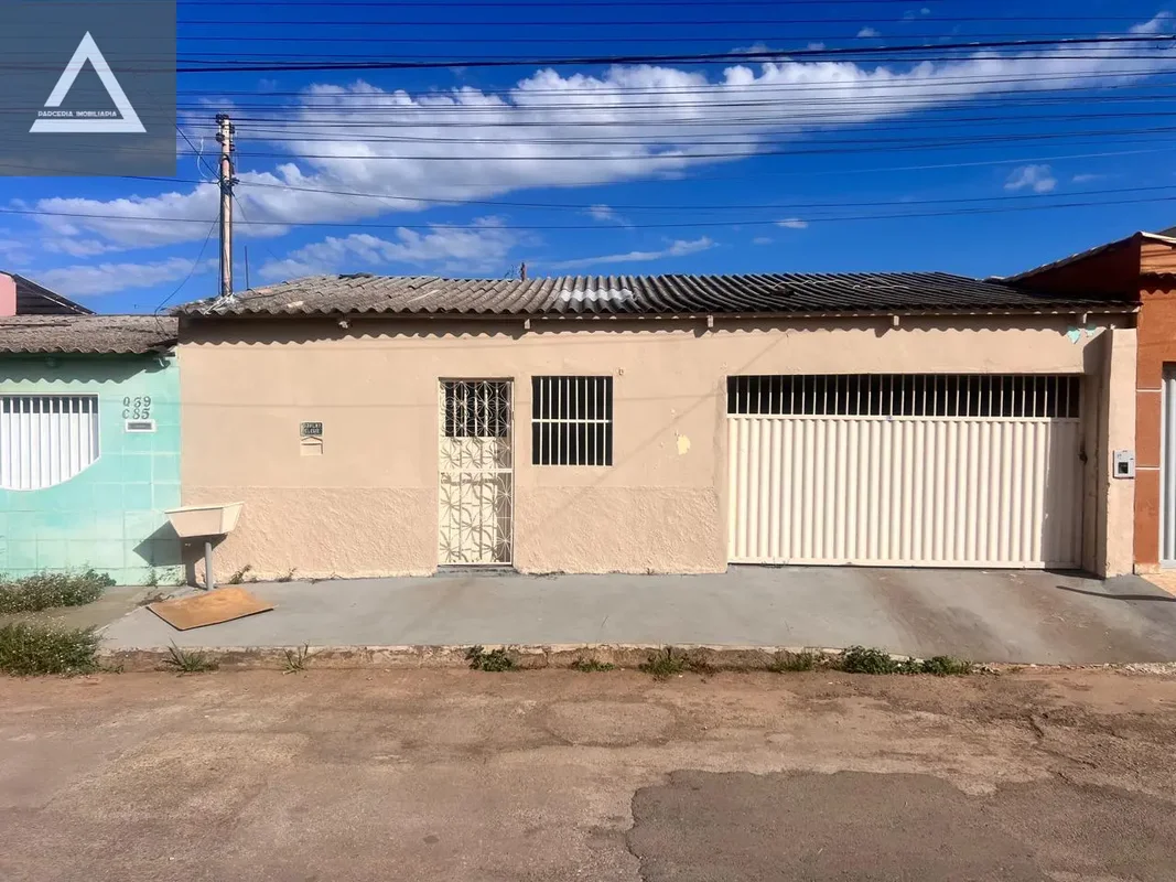 Imagine morar em uma casa confortável e bem localizada na Quadra 39, SETOR LESTE...