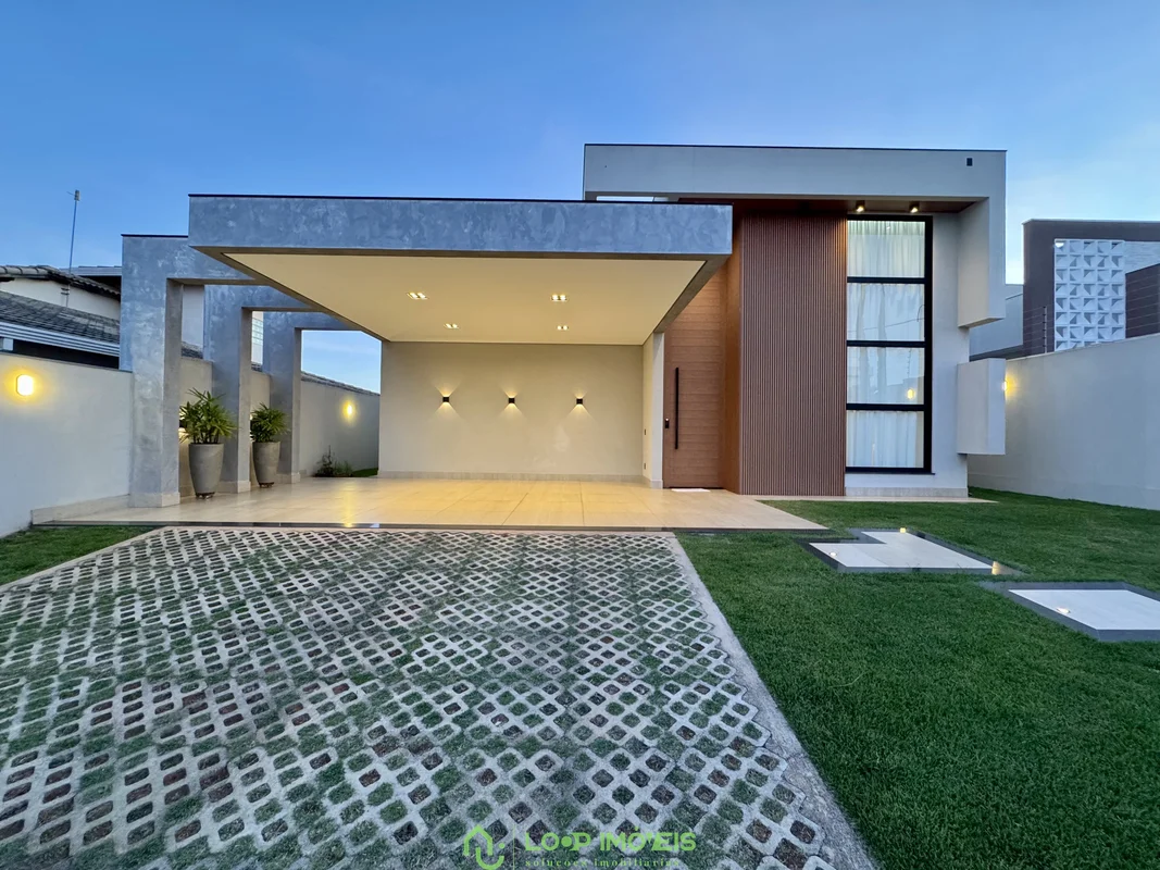 Terreno: 504 m²; Área construída: 220 m²; Descrição: -Sala ampla e moderna com p...