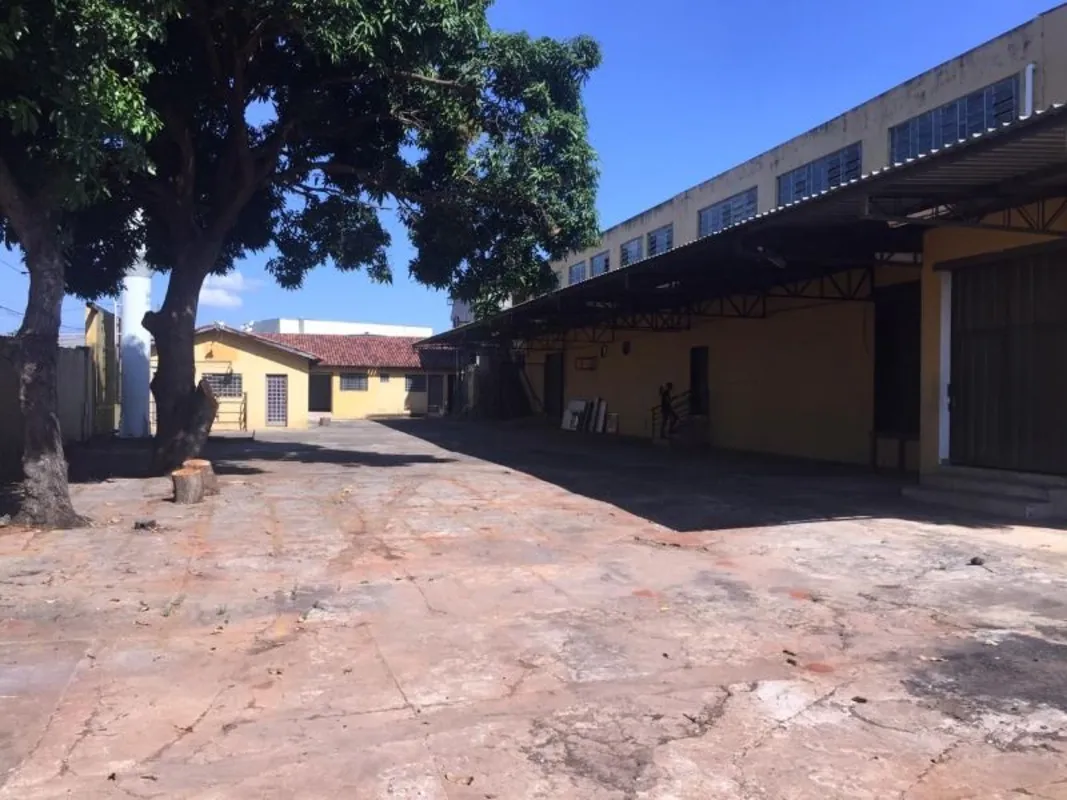 HENRIQUE: 9 8 1 9 8-4 2 4 0 (whatsapp) Alugo Galpão comercial na Rua Presidente ...
