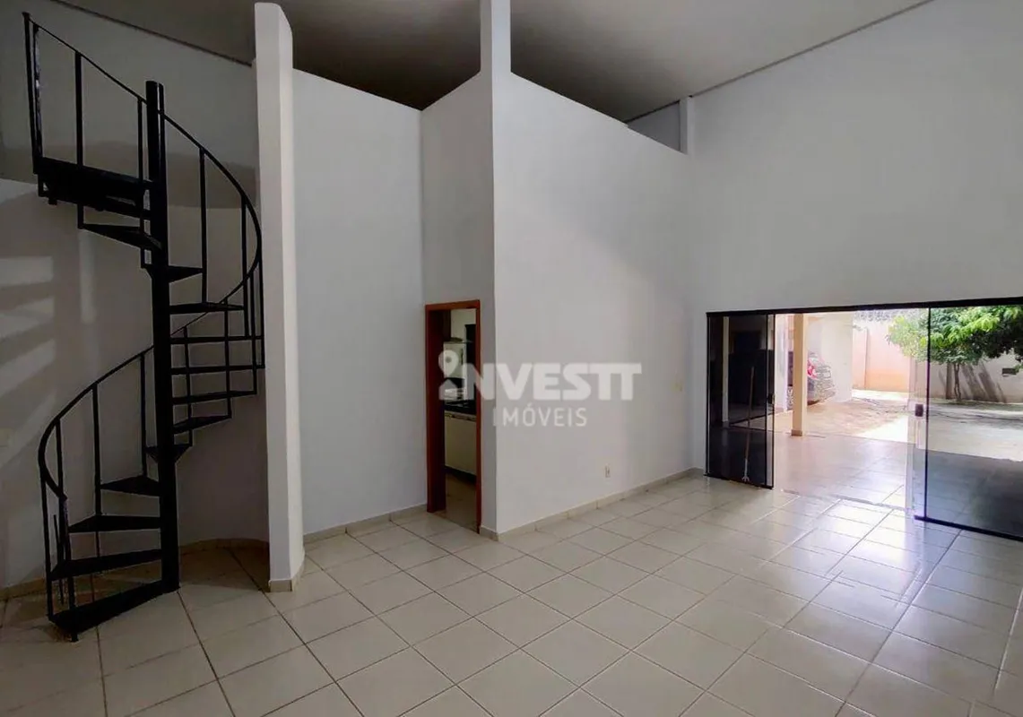 LOCALIZAÇÃO:Casa Espaçosa e Sofisticada à Venda no Setor Parque das FloresConfor...