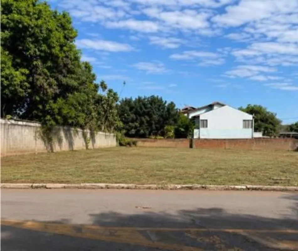 O imóvel no bairro Setor Jaó com 1035 metros quadrados. Excelente terreno com ap...