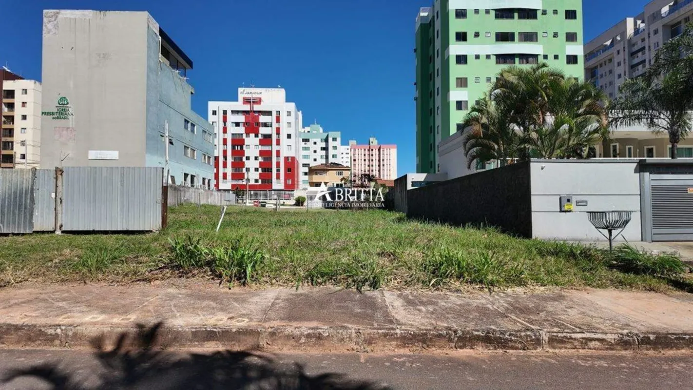 Lote de 408,00m² nivelada em Águas Claras.Próximo as saídas, mercado, escola. 19...