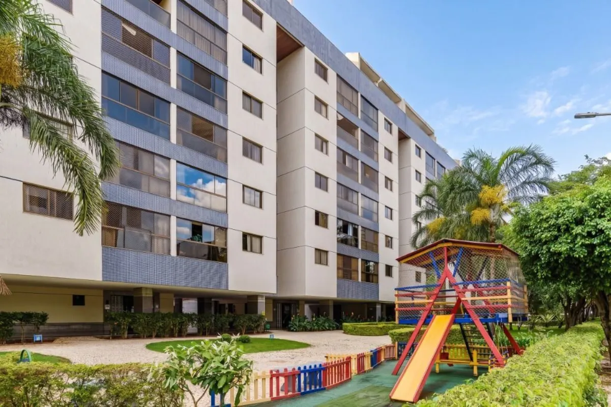 :: SQN 311 | 124 m² | 3 Quartos | 2 Suítes | Varanda | DCE | Garagem Morar em um...